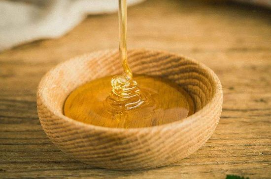 老茶浸蜜有什么功效，茶葉浸蜂蜜治咳嗽