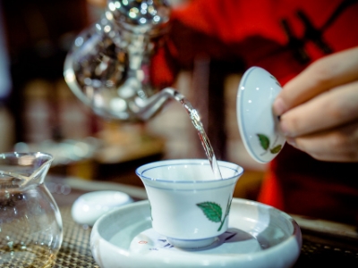 千萬(wàn)別做兼職茶藝師，女人學(xué)茶藝好嗎？