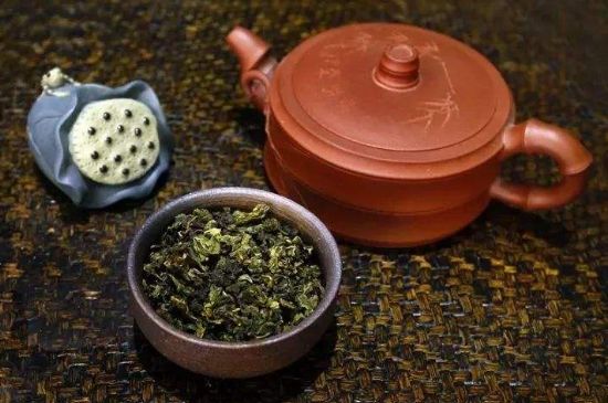 泡大紅袍、肉桂和水仙可以用一個紫砂壺嗎，可以摻一起沖泡么？