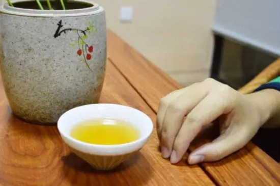 女人喝茶要行扣茶禮嗎，叩茶禮女士能用嗎？