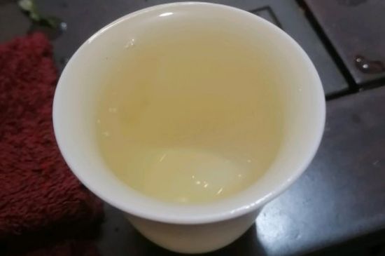 春茶上市白茶的好壞怎么區(qū)分，春白茶怎么分辨好不好？