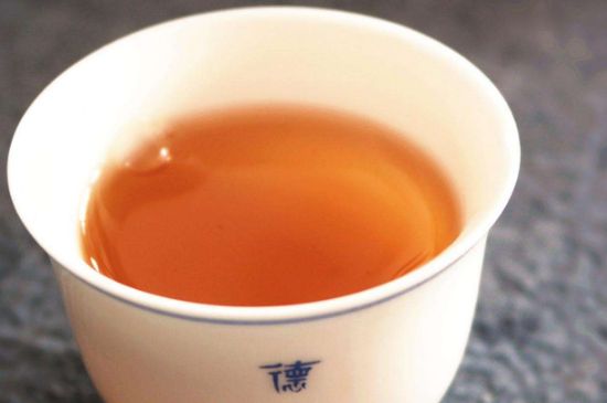 老茶和新茶哪個好，老茶好喝還是新茶好喝