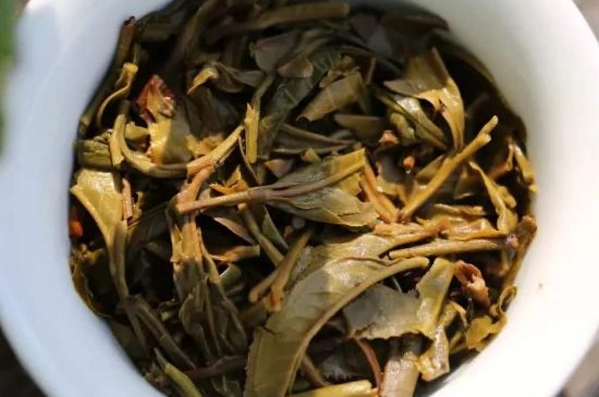 什么茶葉容易放香精，香精茶有什么危害？