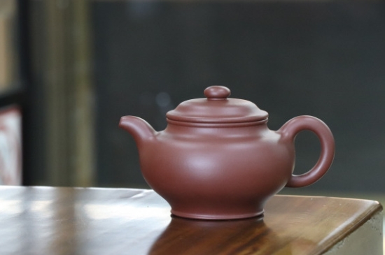 剛買的紫砂壺要怎么開壺養(yǎng)壺，<a href=http://m.nanfanggl.com/chaju/zisha/ target=_blank class=infotextkey>紫砂壺開壺</a>與養(yǎng)壺的方式方法