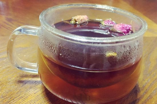 喝玫瑰花茶能祛斑嗎，玫瑰花茶有祛斑的功效嗎？