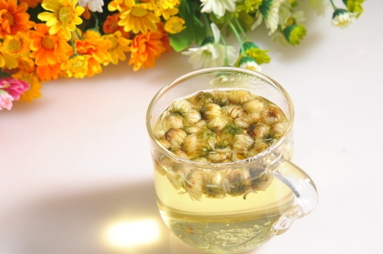 喝菊花茶有什么效果，女人長(zhǎng)期喝菊花茶好嗎？