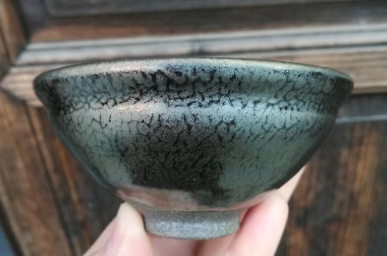 怎么鑒別建盞化學(xué)釉，真假建盞的對比與辨別