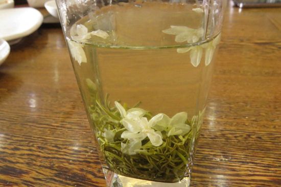 茉莉龍珠可以和什么一起泡茶，茉莉龍珠茶能加蜂蜜嗎？