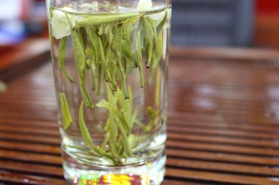 茉莉銀針屬于什么茶，茉莉銀針適合什么人喝？