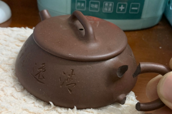 新買的紫砂壺為什么會(huì)裂，真的紫砂壺是不是很容易開裂？