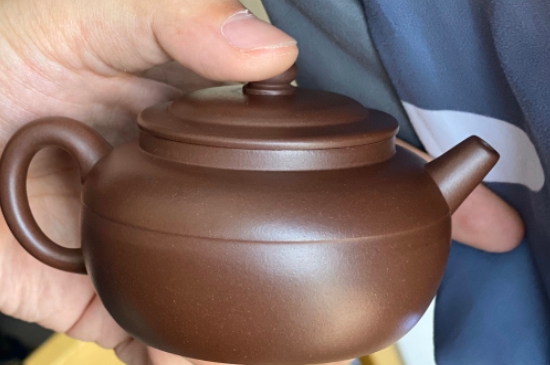 新買的紫砂壺為什么會(huì)裂，真的紫砂壺是不是很容易開裂？