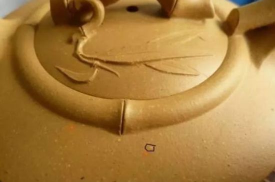 本山綠泥紫砂壺小黑點(diǎn)多嗎，真正本山綠泥會吐黑嗎？