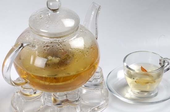 經(jīng)常菊花泡水好嗎，喝菊花茶有什么好處？