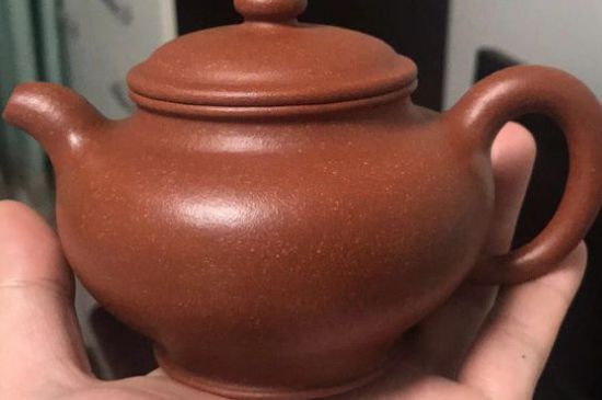 正宗紫砂壺多少錢一套，一套正宗宜興紫砂壺什么價格