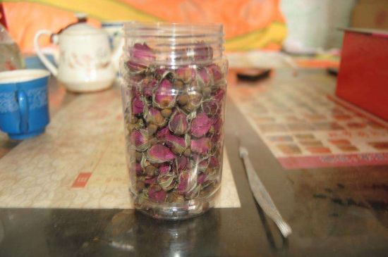 玫瑰花茶上火嗎，盲目喝玫瑰花茶易上火