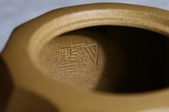 紫砂壺密密麻麻黑點(diǎn)，布滿了很多小黑點(diǎn)的紫砂好嗎