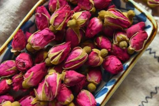 干玫瑰花泡水放幾顆，玫瑰花泡水一次放幾朵？