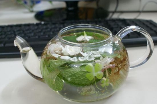 茉莉泡水禁忌，茉莉干花泡水的功效與禁忌