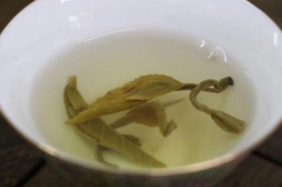 茉莉龍珠泡開后為什么都是梗，茉莉龍珠泡開后什么樣？