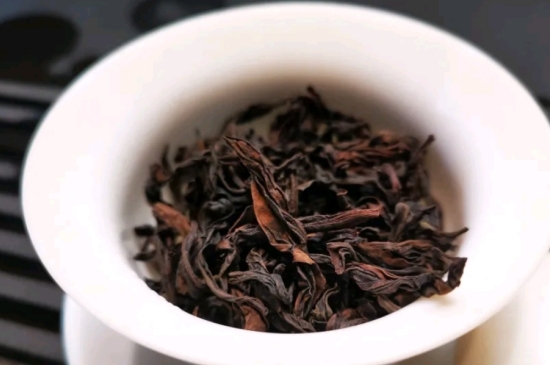 長(zhǎng)期喝巖茶會(huì)上火嗎？巖茶這樣喝了容易上火！