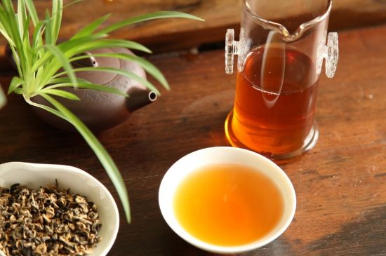 飯后多長(zhǎng)時(shí)間喝六堡茶最好，六堡茶一天喝多少