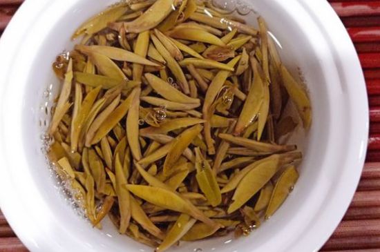 新白毫銀針和老白毫銀針的區(qū)別，新老白毫銀針的品質特征