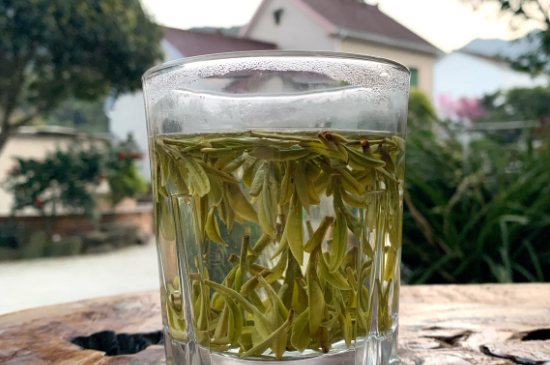 西湖龍井茶頭采和二采區(qū)別，明前龍井一采和二采什么味道？