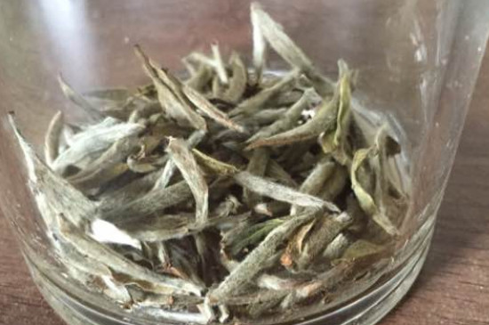 白毫銀針年份越久越好嗎，銀針白毫是否越陳越好