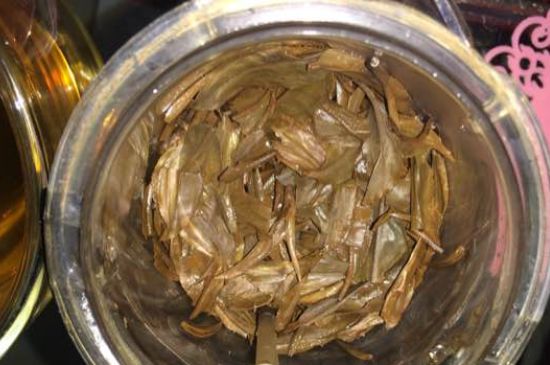 金駿眉有幾個(gè)品種分哪幾個(gè)級(jí)別？按茶樹(shù)劃分5個(gè)等級(jí)！