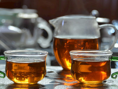 紅茶和綠茶的區(qū)別，常喝紅茶好還是綠茶好？