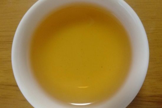 肉桂茶和大紅袍哪個(gè)貴，武夷山肉桂與大紅袍的價(jià)格比較