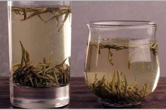 西湖龍井茶毫和發(fā)霉區(qū)別圖片，長霉的龍井茶葉會是什么樣？