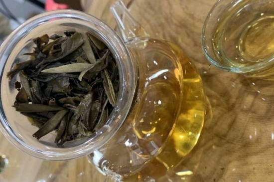 白茶三年為藥七年為寶的原理，為什么說一年茶三年藥七年寶？