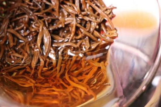 300塊錢的金駿眉能喝嗎，兩三百多金駿眉和一千多區(qū)別