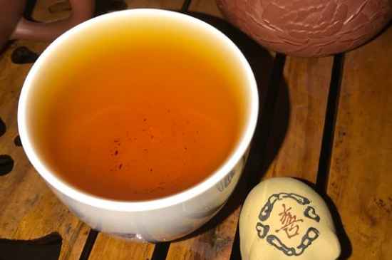 正山小種適合女人喝嗎，女人經(jīng)常喝正山小種茶好嗎