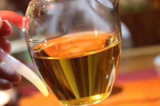 女人晚上喝紅茶好嗎，女人紅茶啥時(shí)候喝最好？