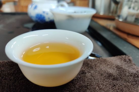 蜜蘭香好還是鴨屎香好，鳳凰單叢茶蜜蘭香和鴨屎香特點有哪些？