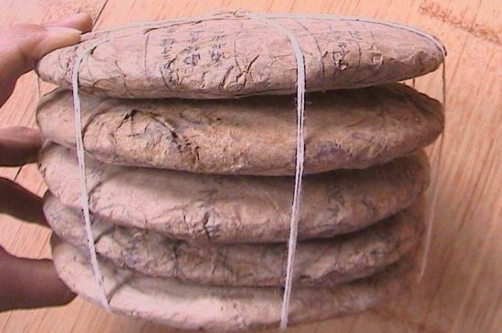 茯磚茶與普洱茶哪個好，茯茶和普洱茶口味區(qū)別