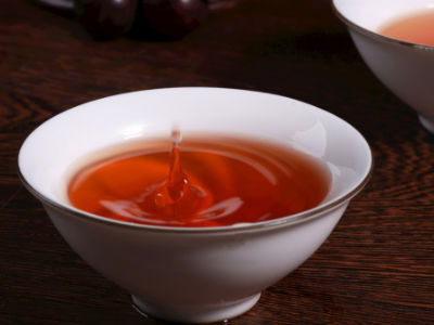 紅茶和綠茶的區(qū)別，常喝紅茶好還是綠茶好？